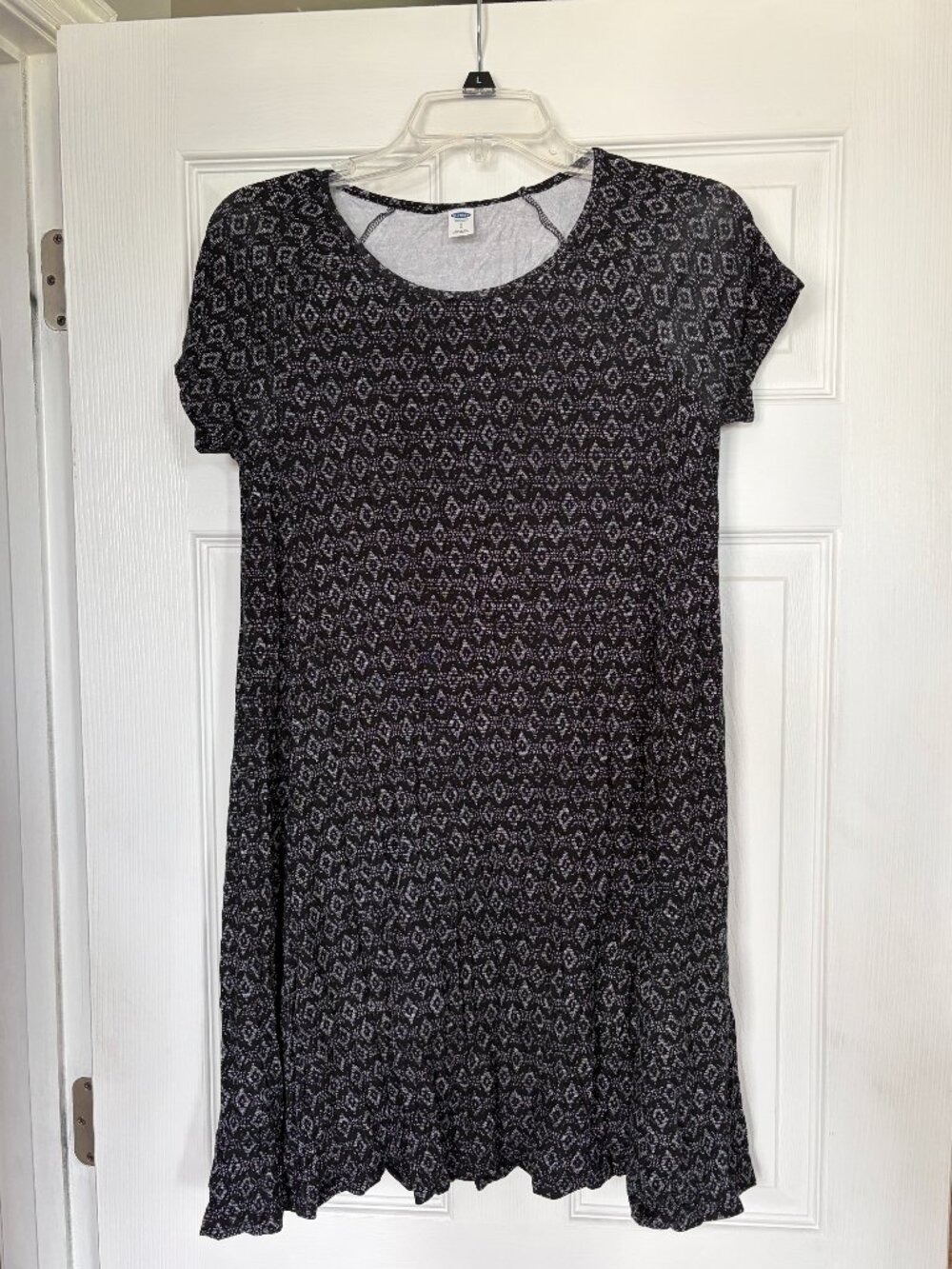 Ladies Old Navy black and white patterned short sleeve dress size small